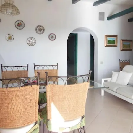 Vista Mare Trilo 公寓 Agrustos